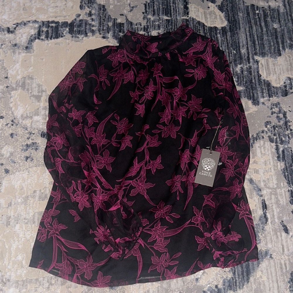 Vince Camuto nwt flowered blouse